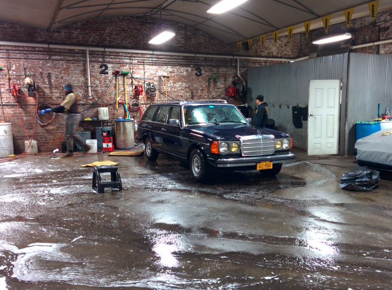 Illustration for article titled My 1984 Mercedes Benz 300TD, reviewed